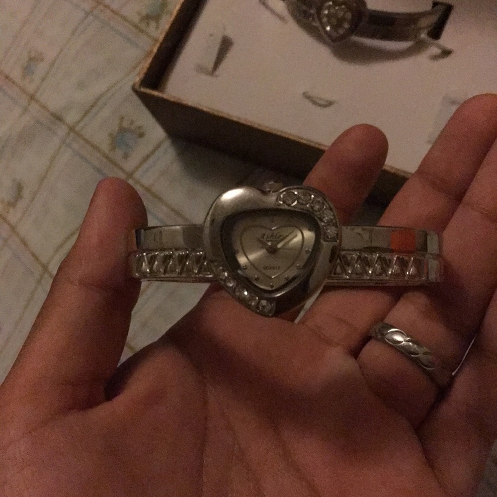 Bracelets - Picture 2 of 8